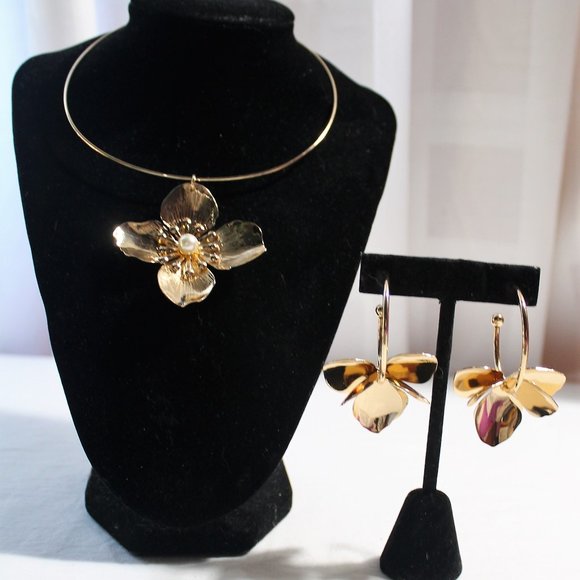 Avon Hawaiian Flower Choker & Hoop Earrings - Picture 3 of 8